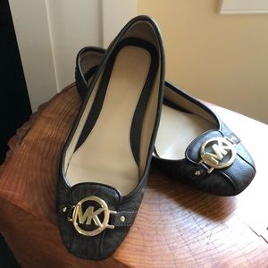 Michael Kors size  8.5 m flats